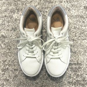 Sofft brand Waylyn off white textured sneaker - size 9m
